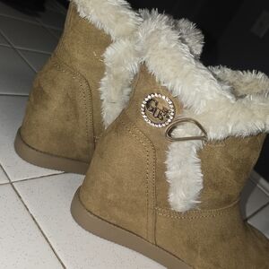 Guess Tan Faux Fur Winter Boots